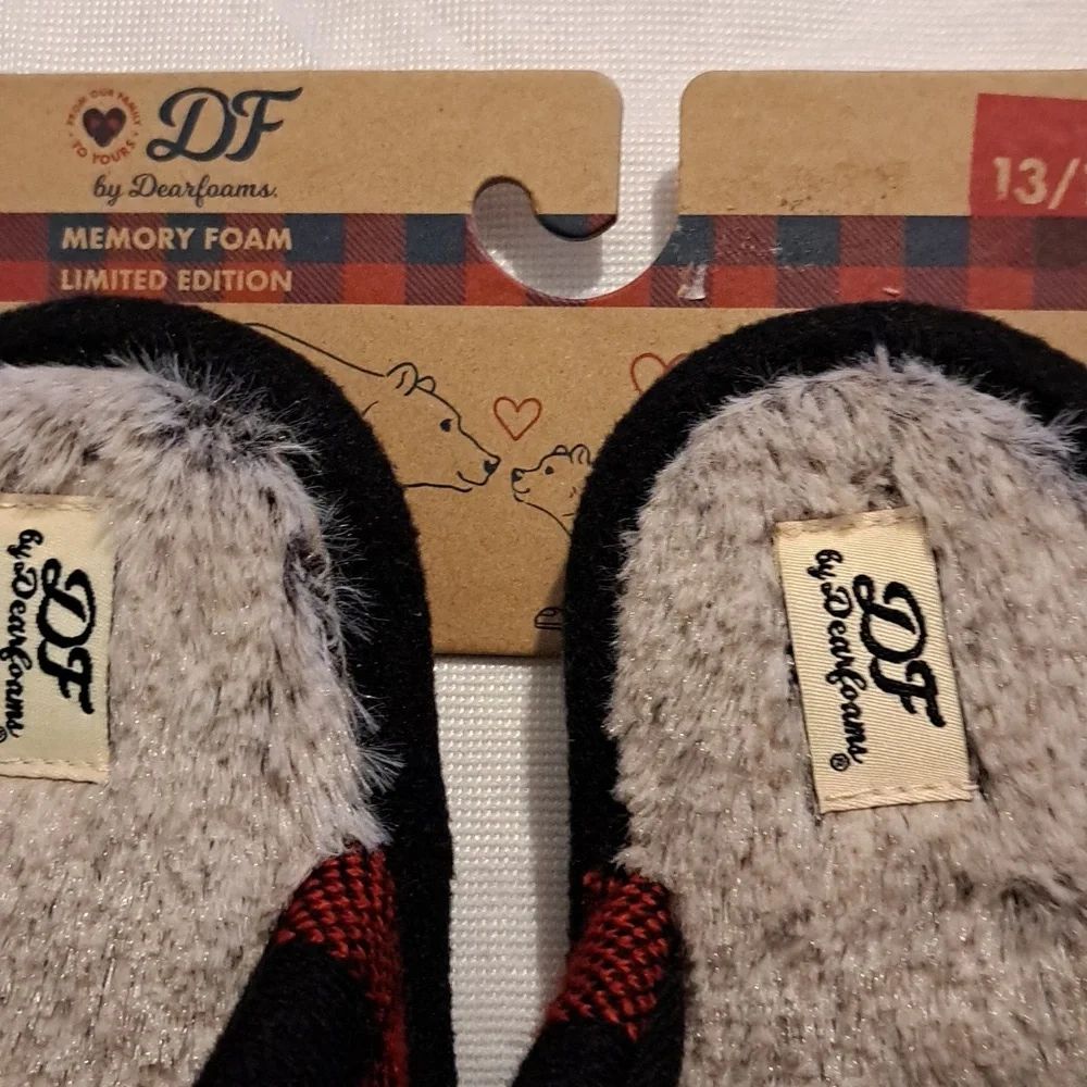 Dearfoams Kids Red and Black 